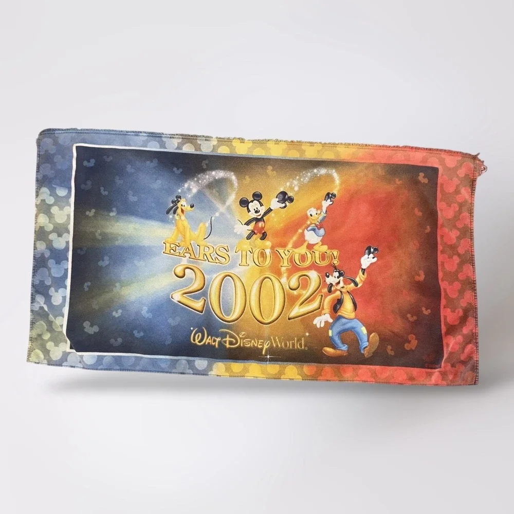 Walt Disney World 2002 Ears To You Mickey Pluto Donald Goofy Towel Vintage